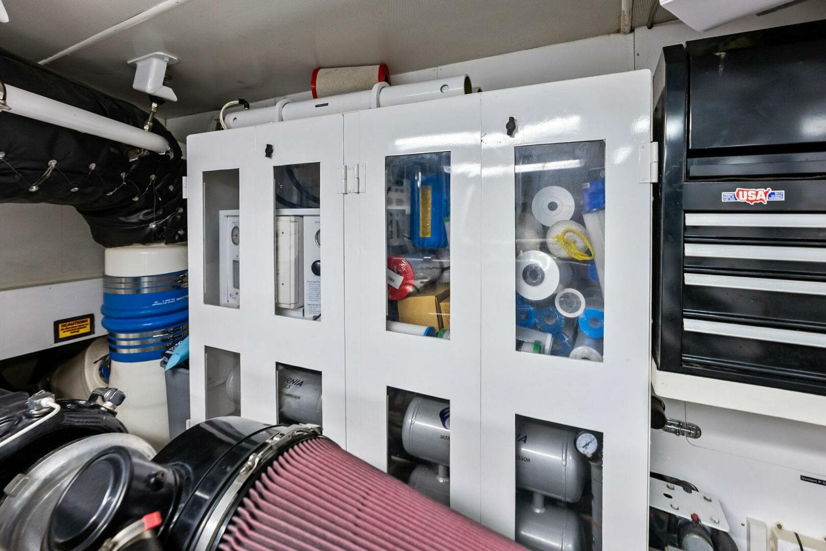 2006 Lazzara Yachts 84 Skylounge