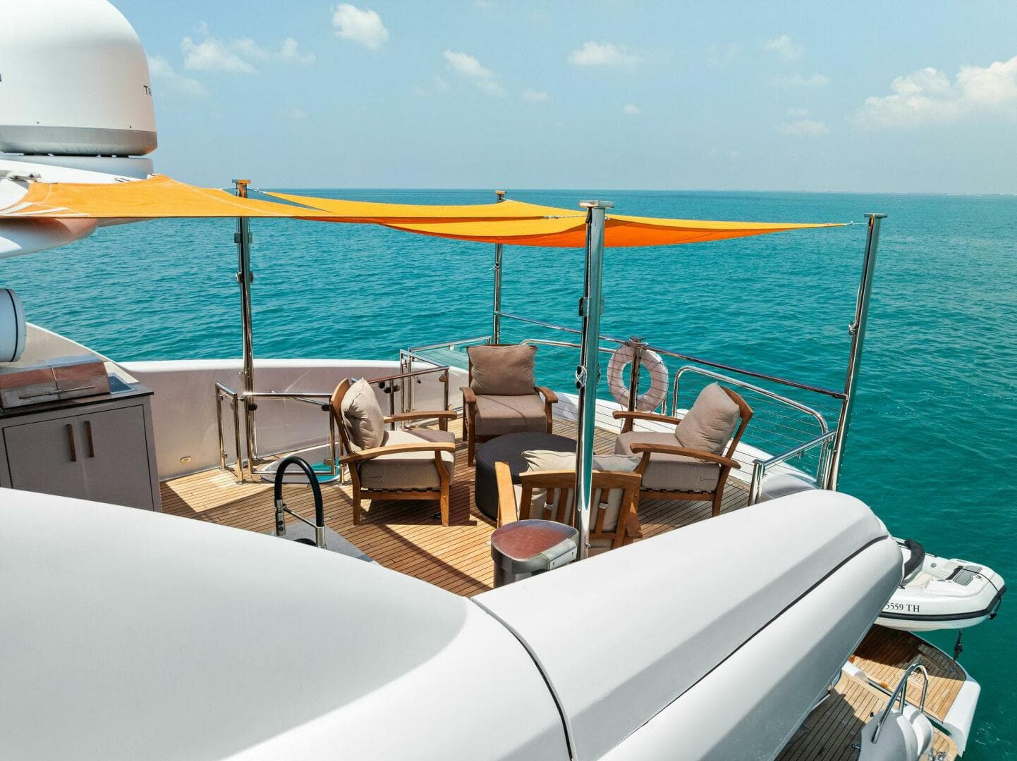 2006 Lazzara Yachts 84 Skylounge