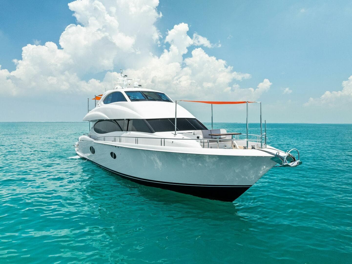 2006 Lazzara Yachts 84 Skylounge