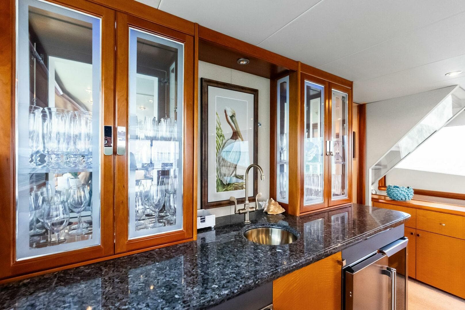 2006 Lazzara Yachts 84 Skylounge