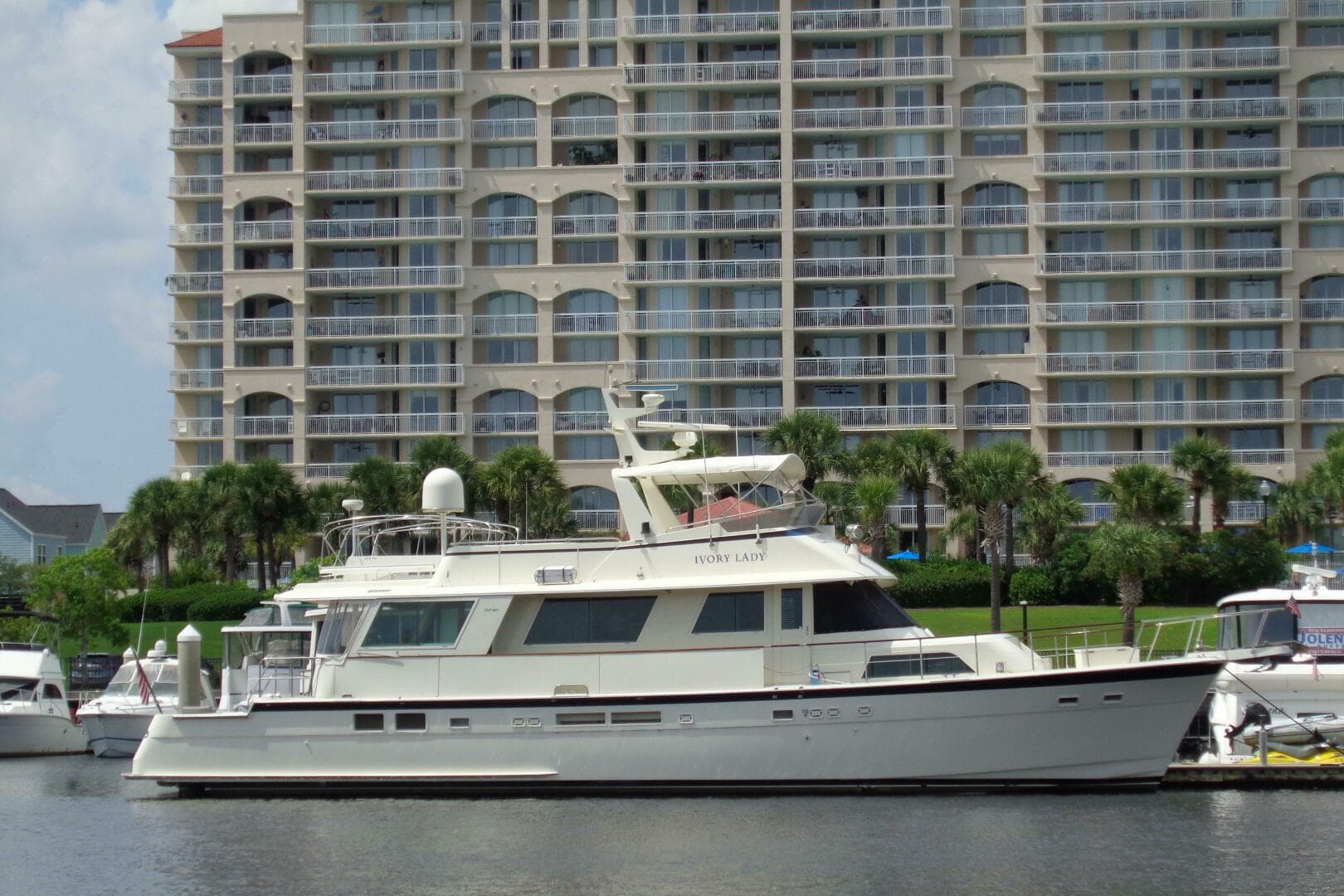 1987 Hatteras 70 Cockpit Motor Yacht