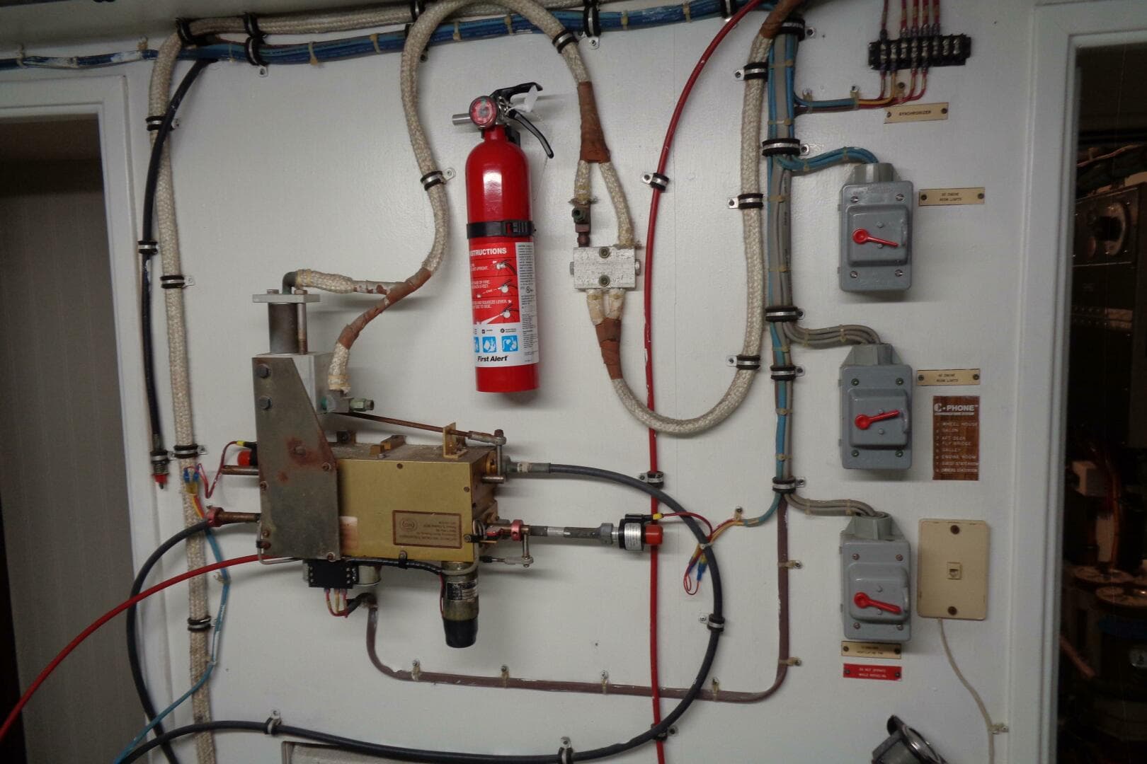 1987 Hatteras 70 Cockpit Motor Yacht