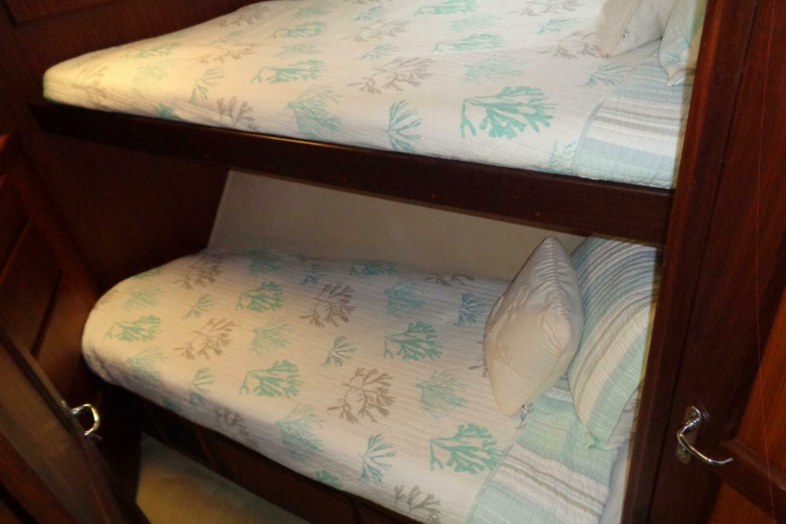 1987 Hatteras 70 Cockpit Motor Yacht