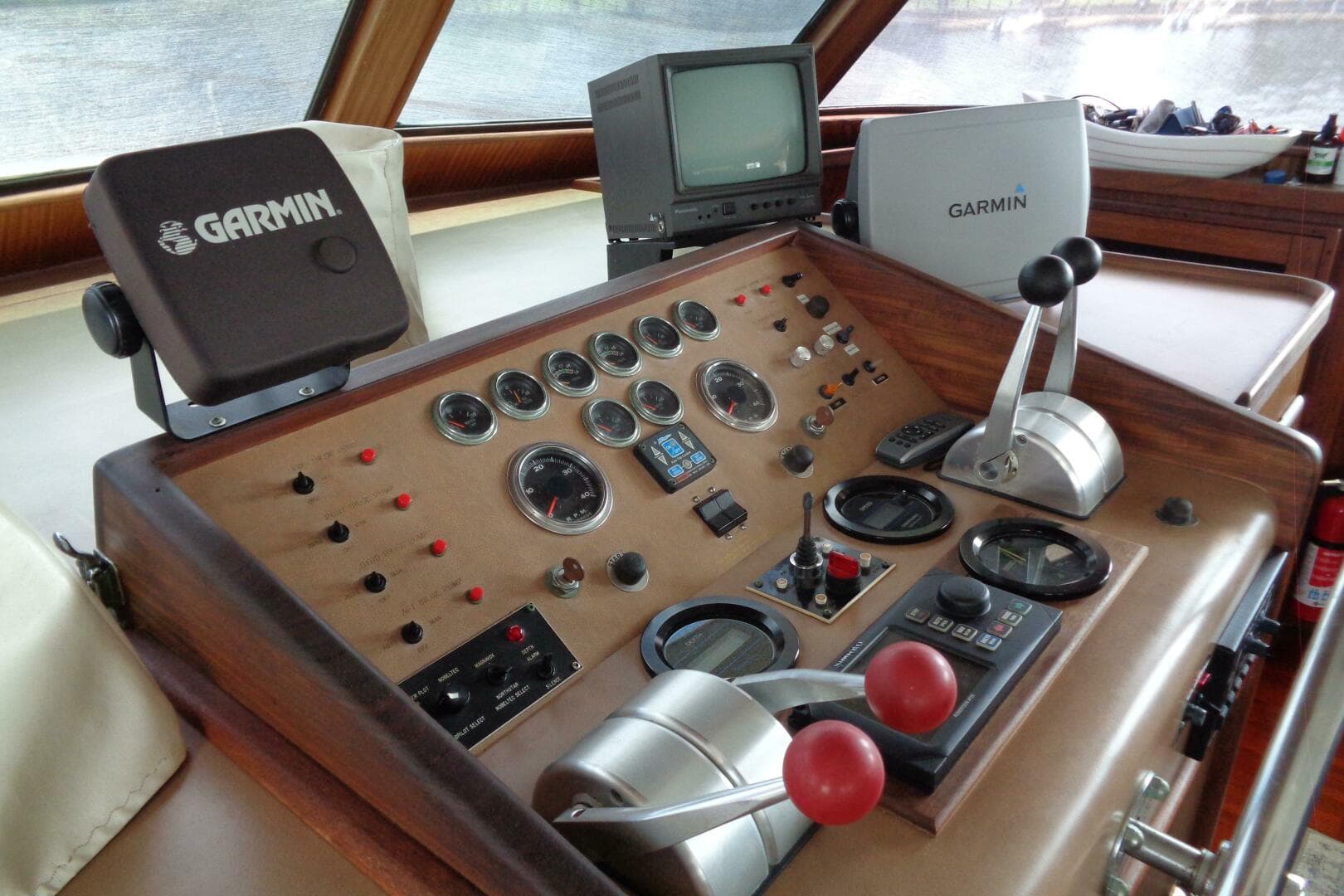 1987 Hatteras 70 Cockpit Motor Yacht