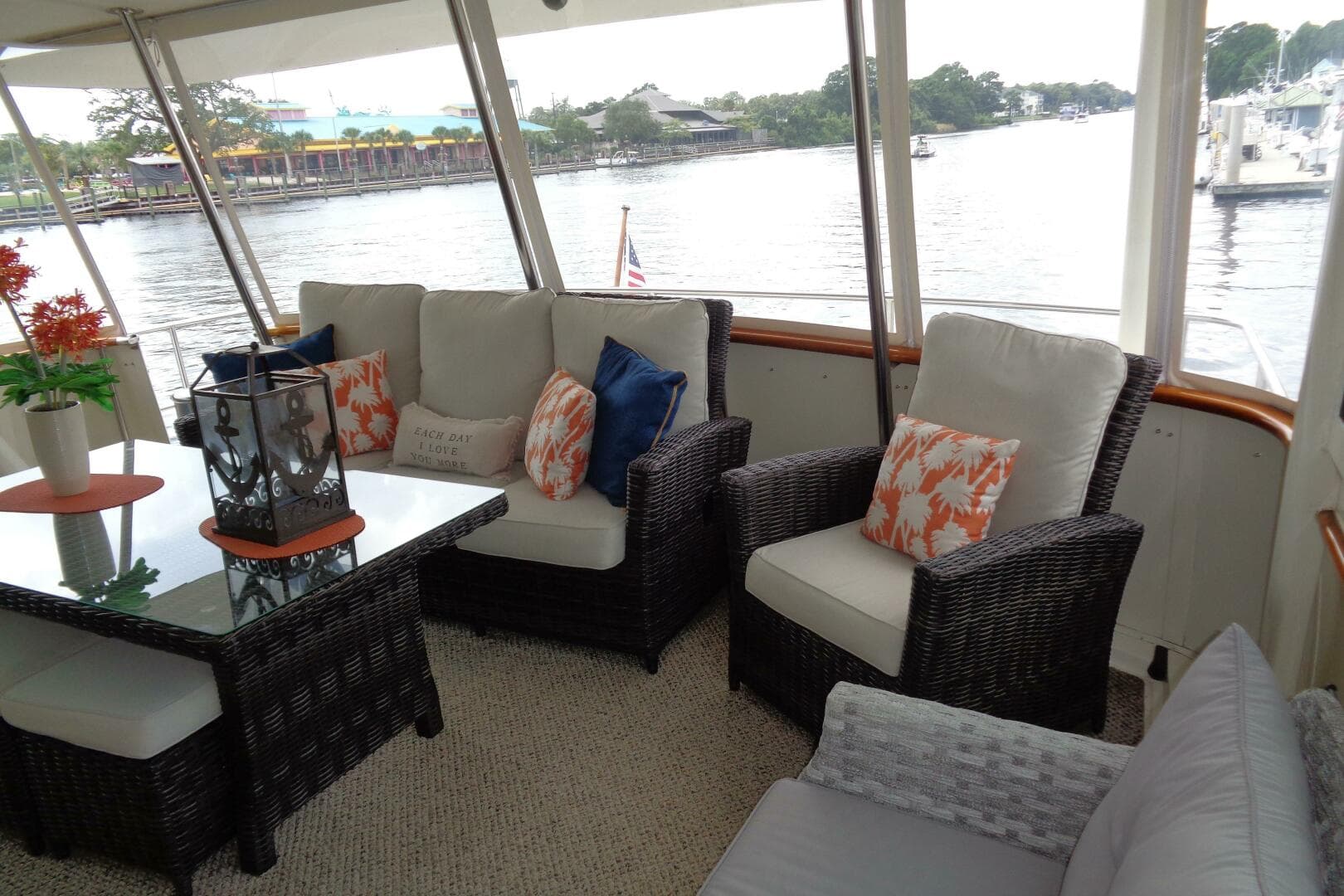 1987 Hatteras 70 Cockpit Motor Yacht