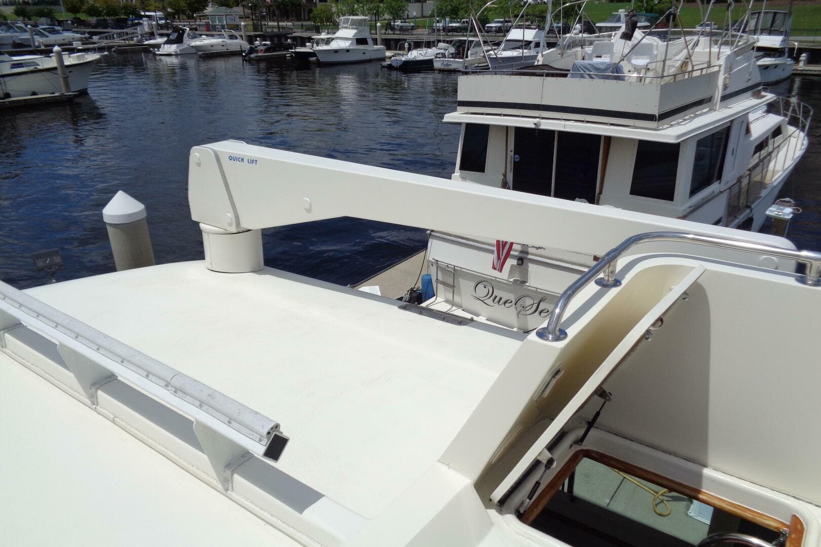 1987 Hatteras 70 Cockpit Motor Yacht