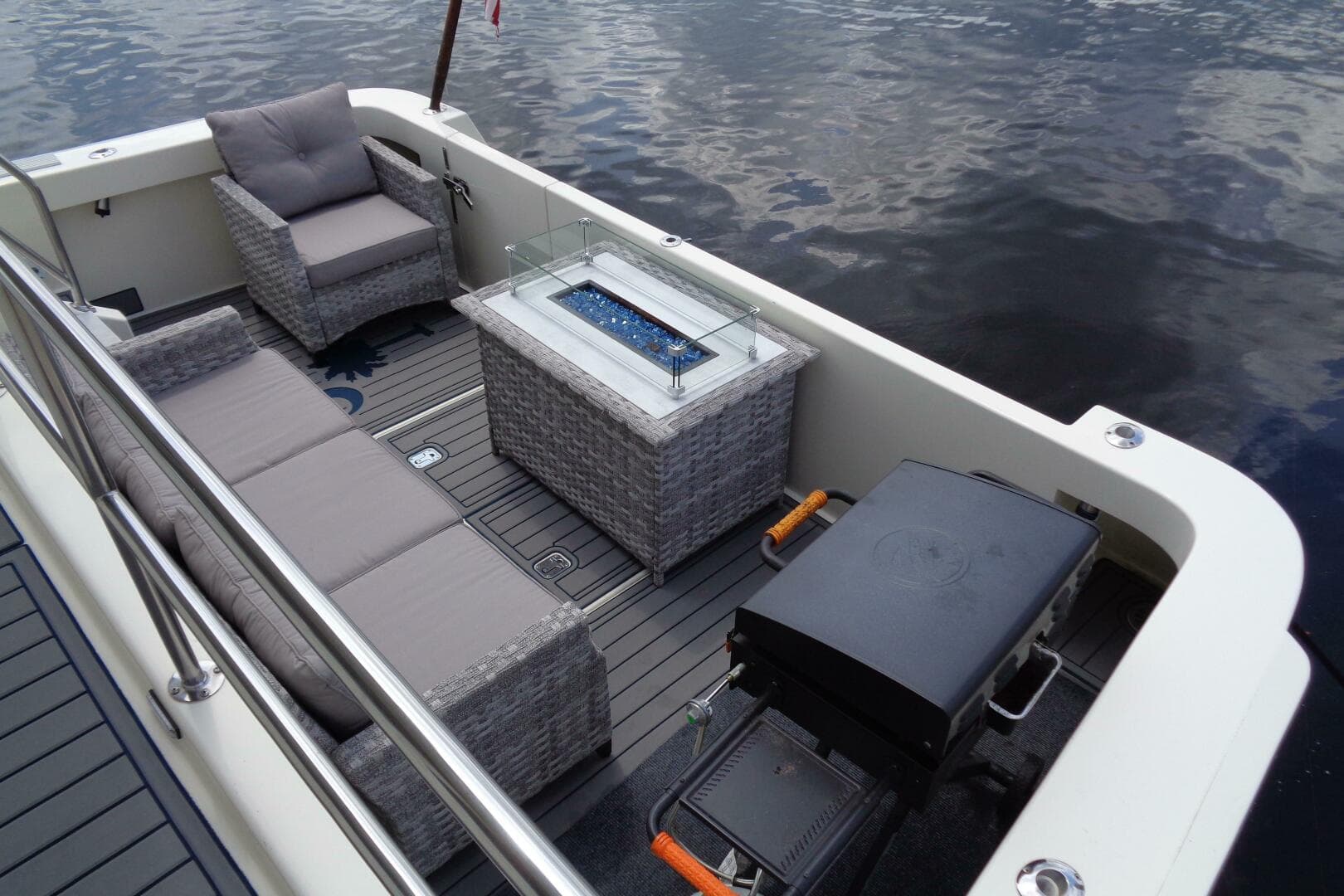 1987 Hatteras 70 Cockpit Motor Yacht