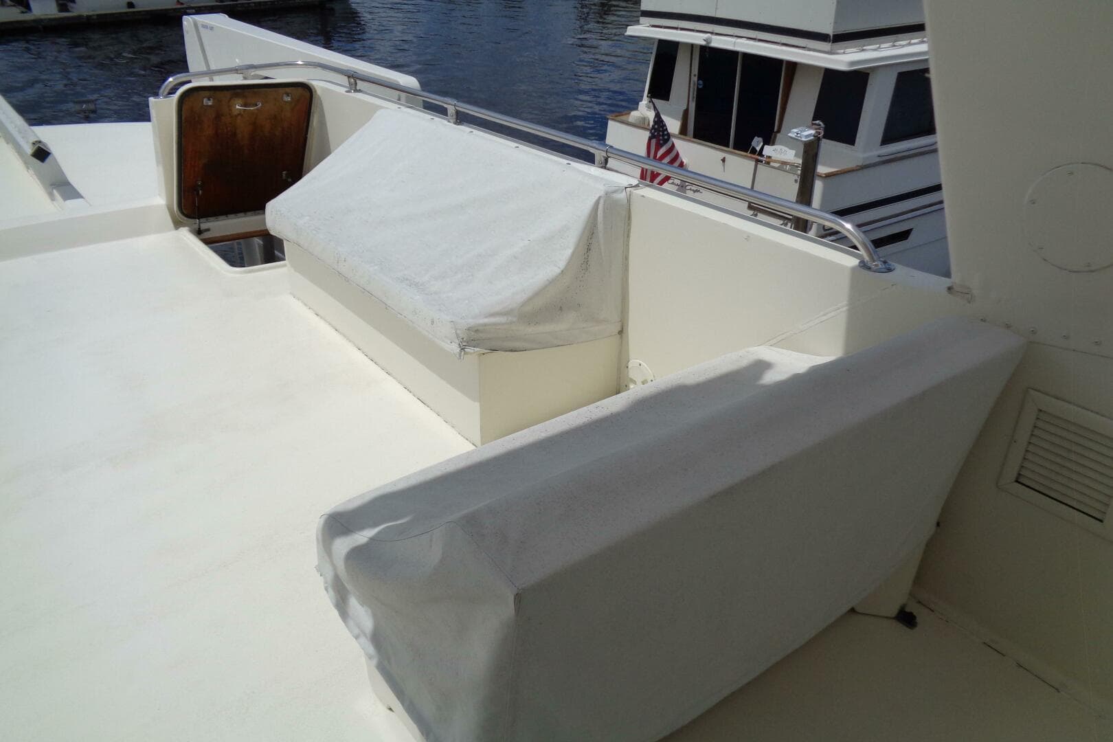 1987 Hatteras 70 Cockpit Motor Yacht