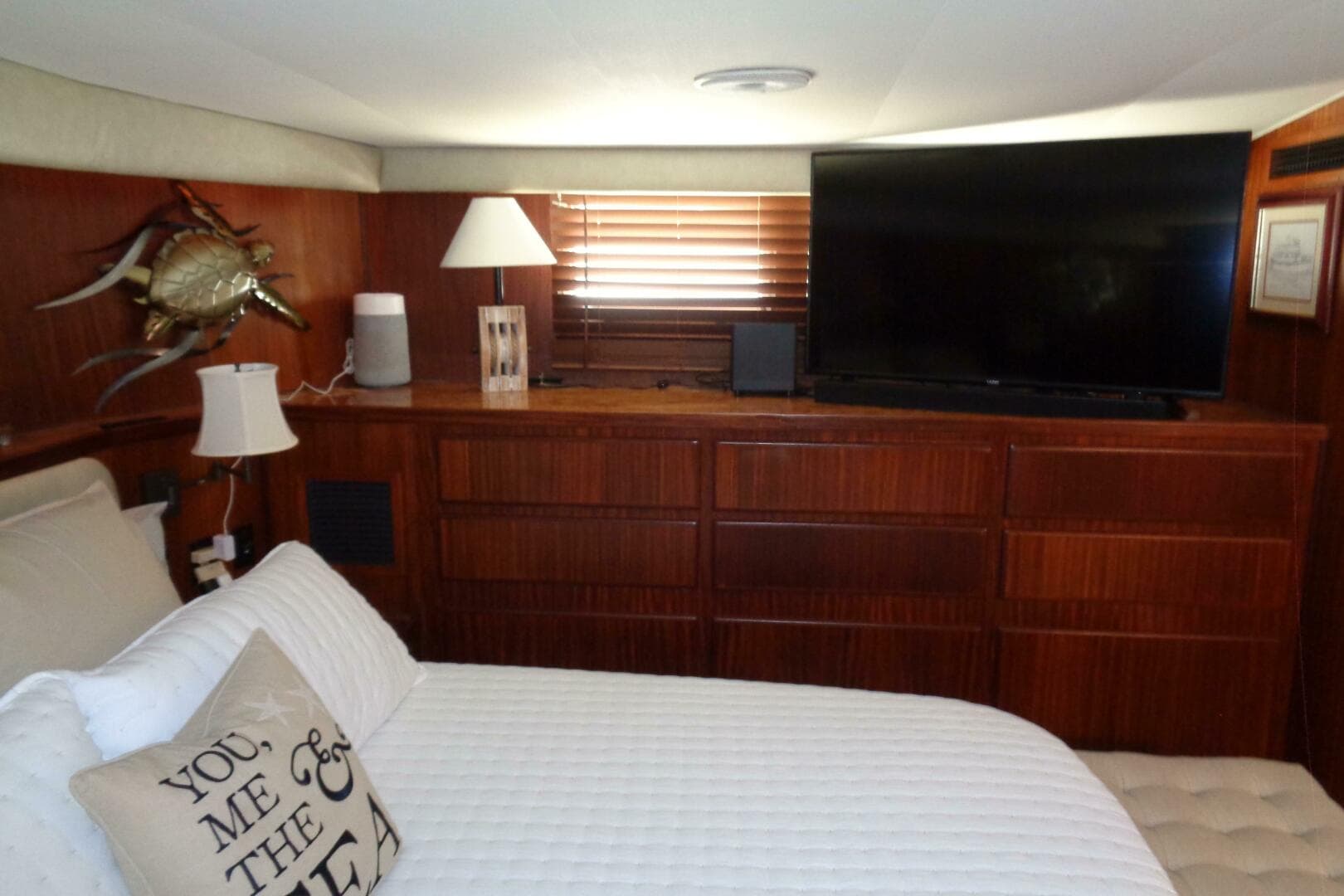 1987 Hatteras 70 Cockpit Motor Yacht