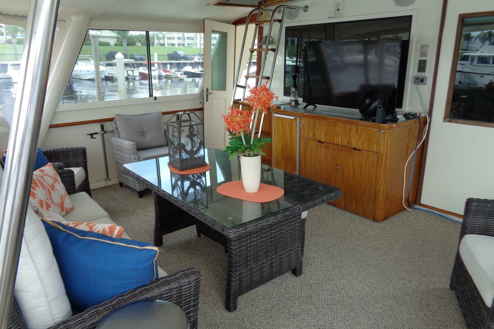 1987 Hatteras 70 Cockpit Motor Yacht