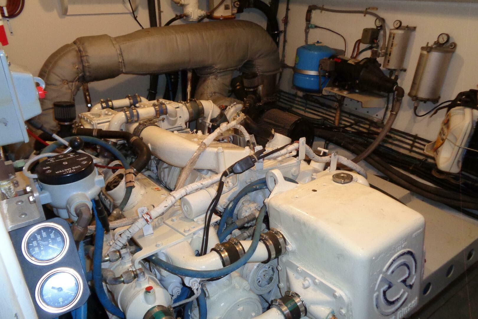 1987 Hatteras 70 Cockpit Motor Yacht