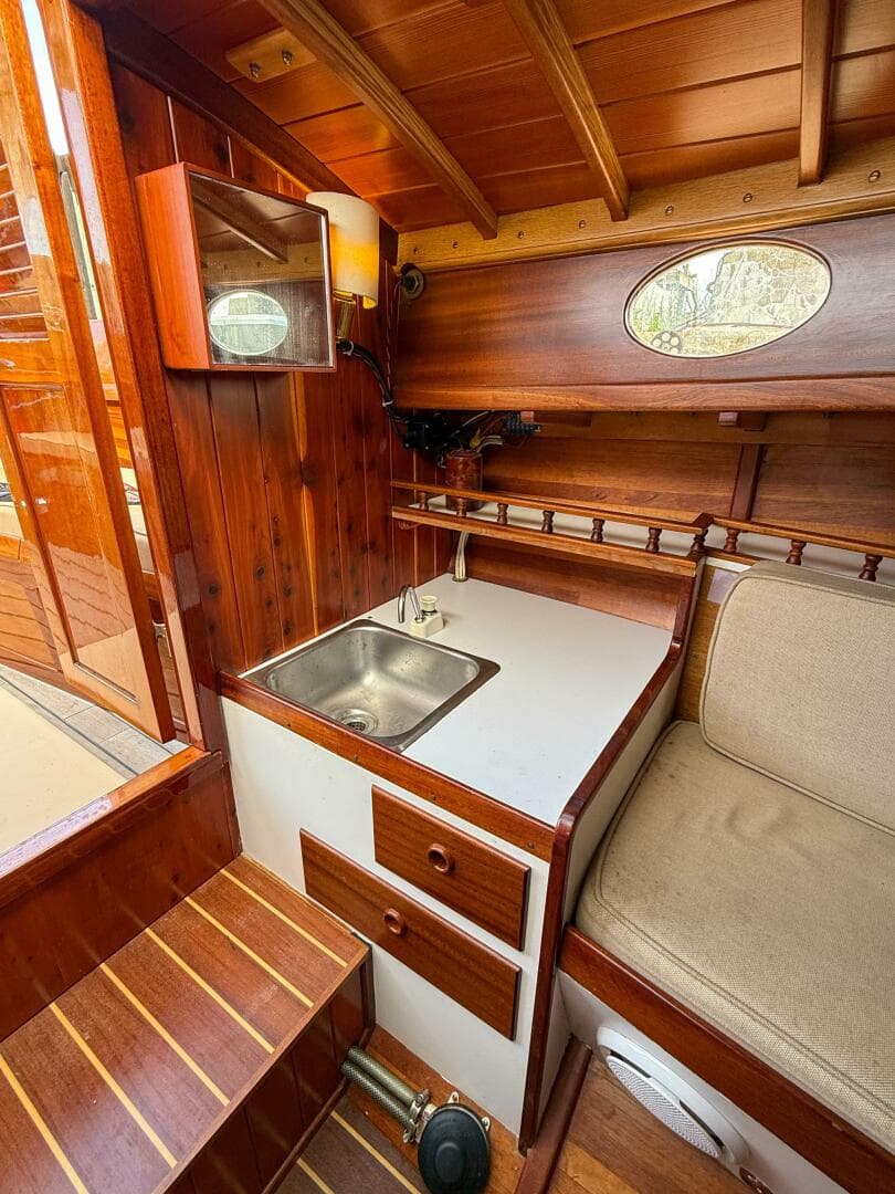 2004 Herreshoff Custom Doug Hylan designed Rozinante