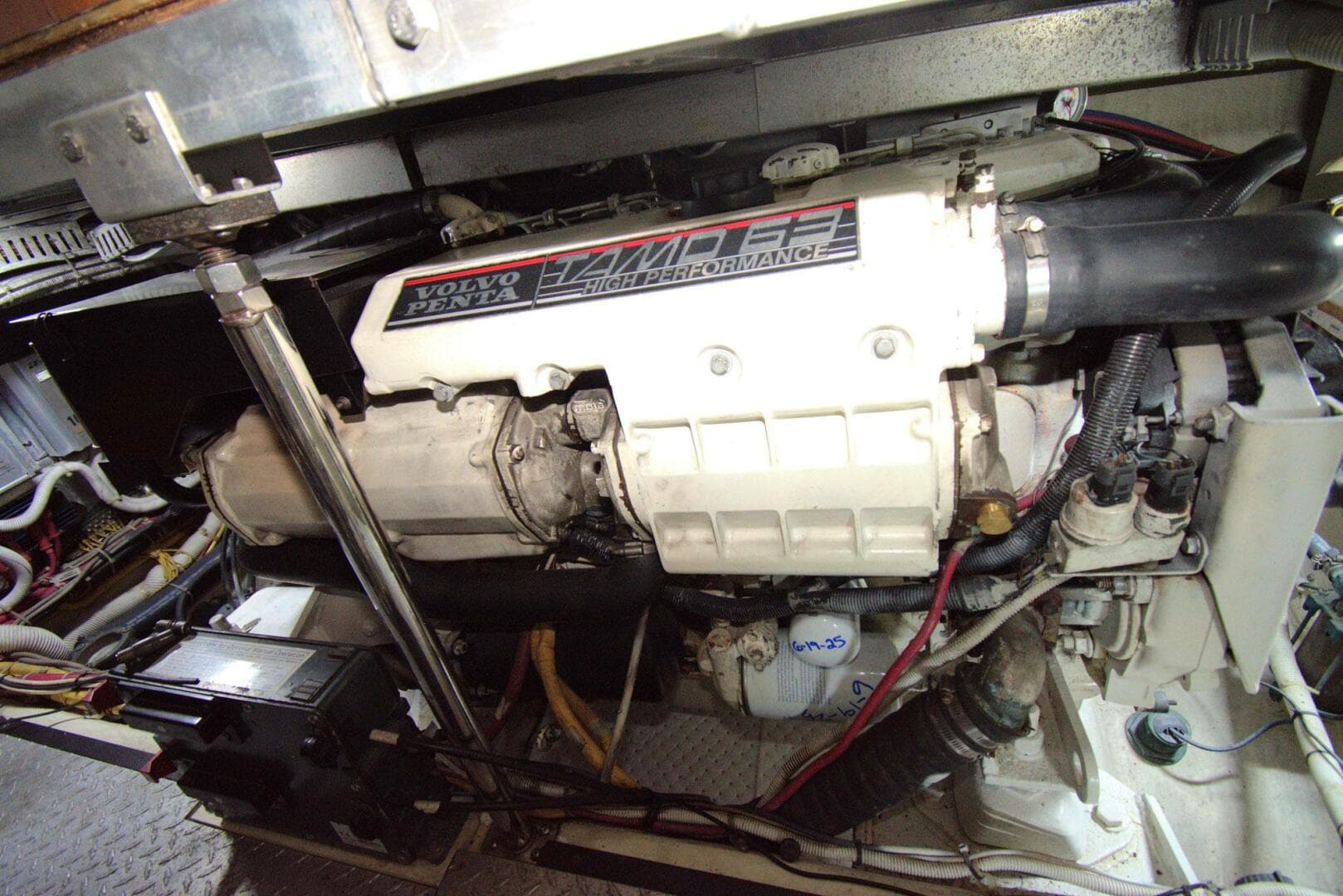 2005 Carver 444 Cockpit Motor Yacht