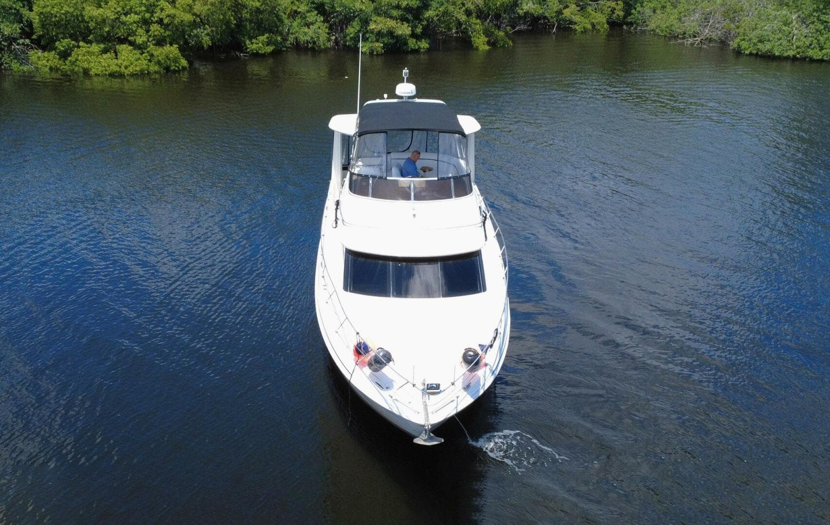2005 Carver 444 Cockpit Motor Yacht