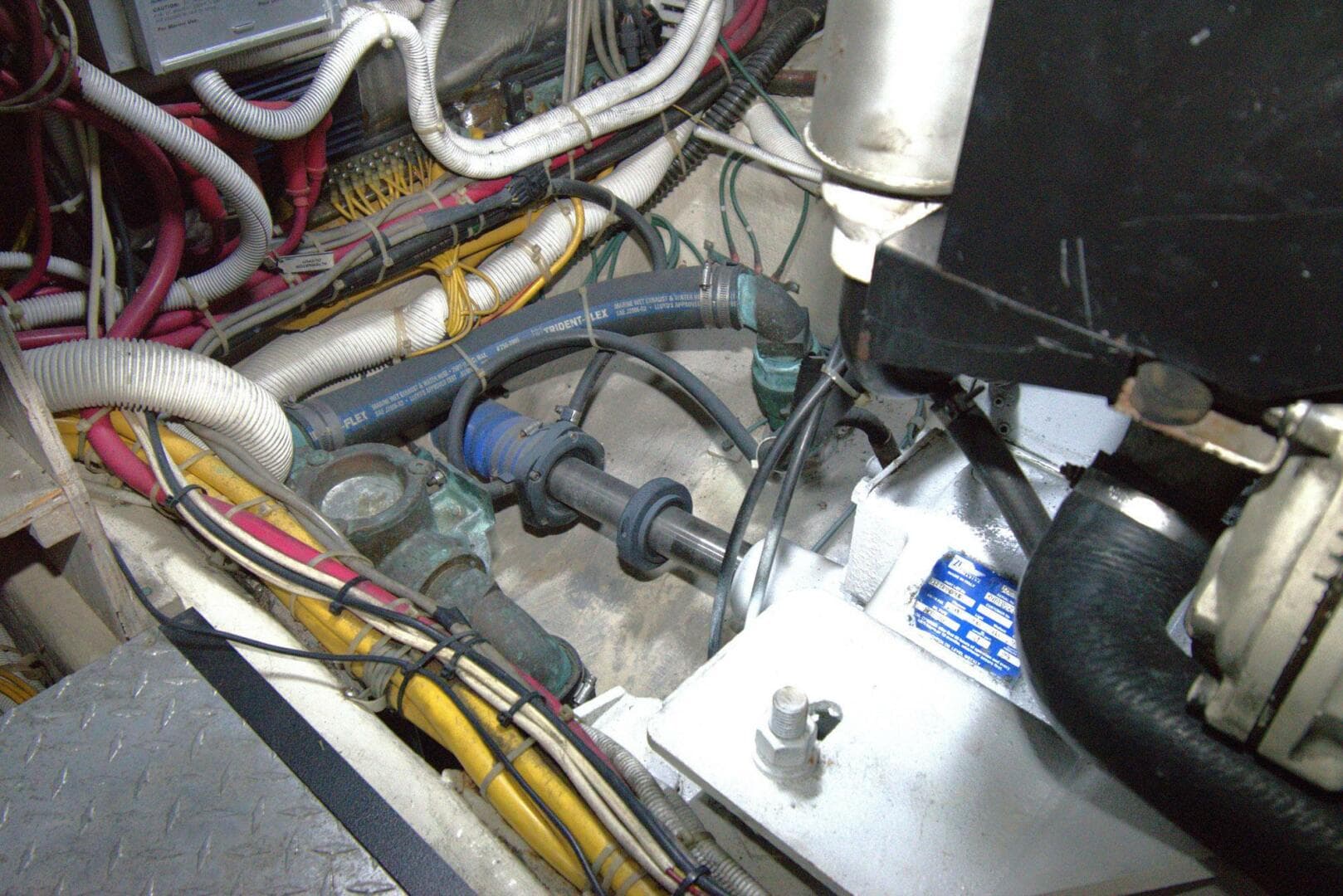 2005 Carver 444 Cockpit Motor Yacht