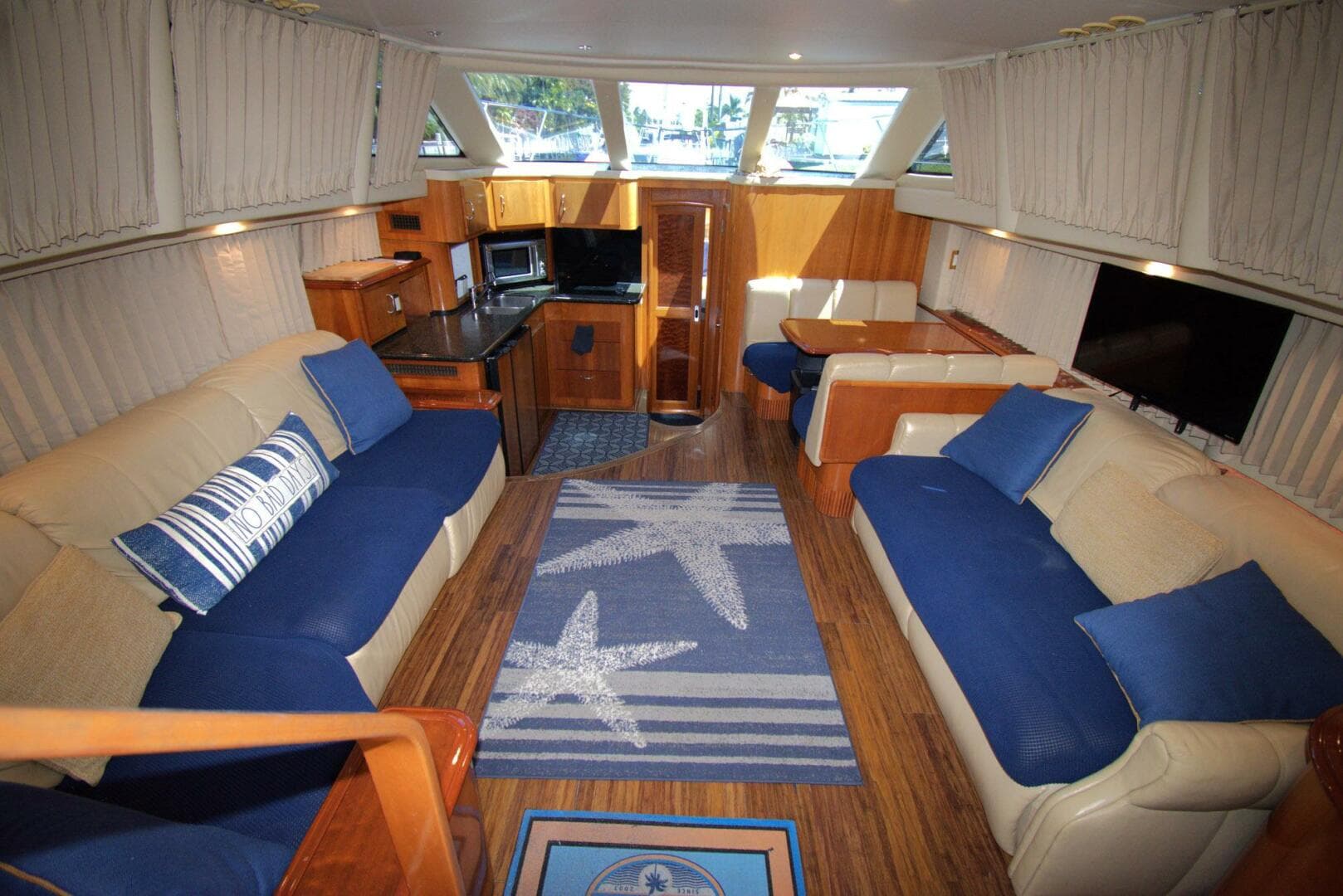 2005 Carver 444 Cockpit Motor Yacht
