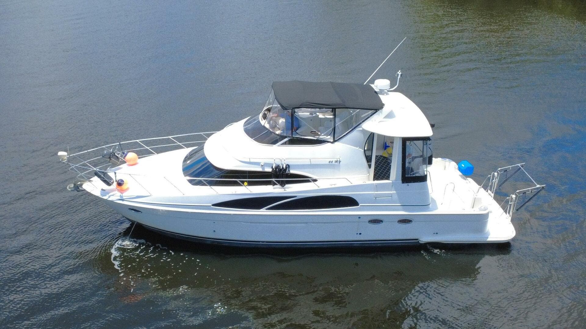 2005 Carver 444 Cockpit Motor Yacht