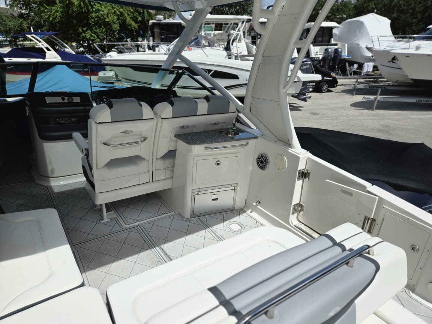 2022 Chaparral 280 OSX