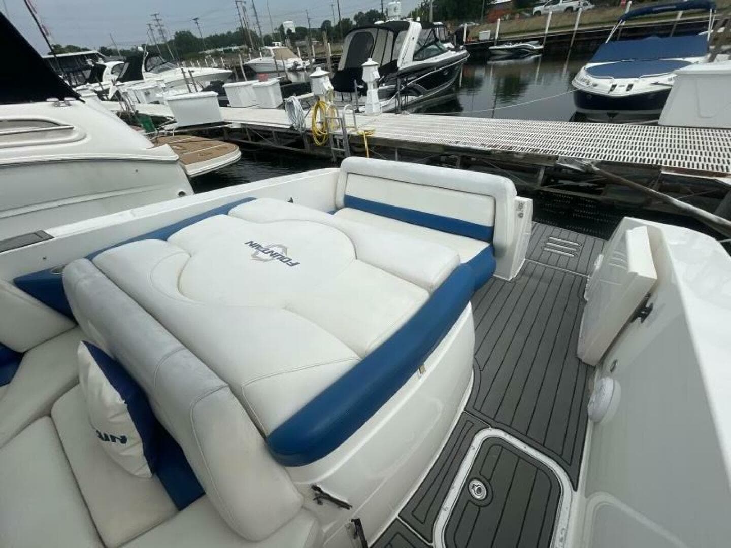 2006 Fountain 48 Express Cruiser