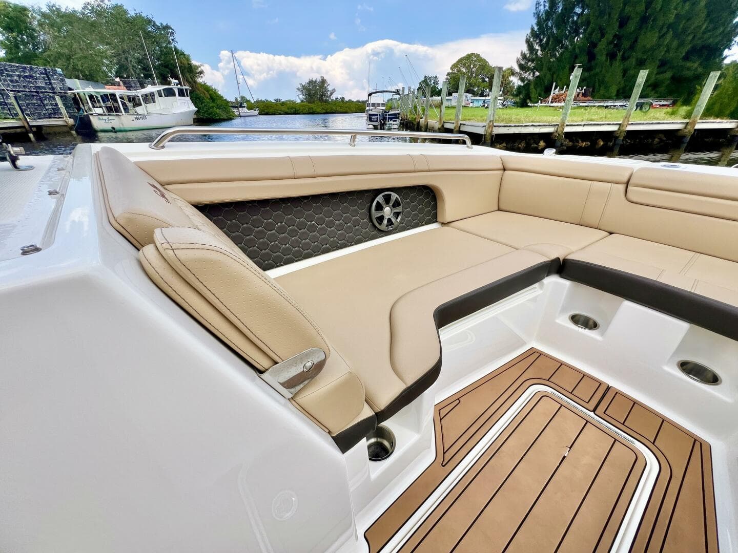 2019 Sea Ray SDX 290 OB