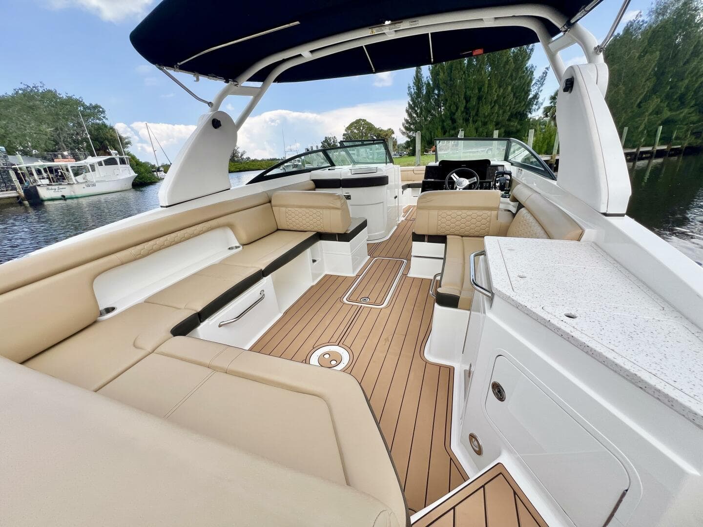 2019 Sea Ray SDX 290 OB