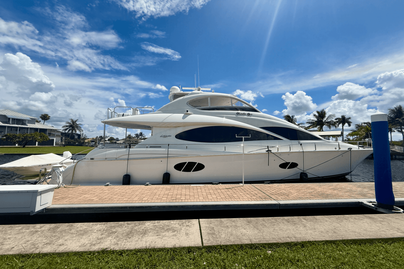 2005  68 FLYBRIDGE