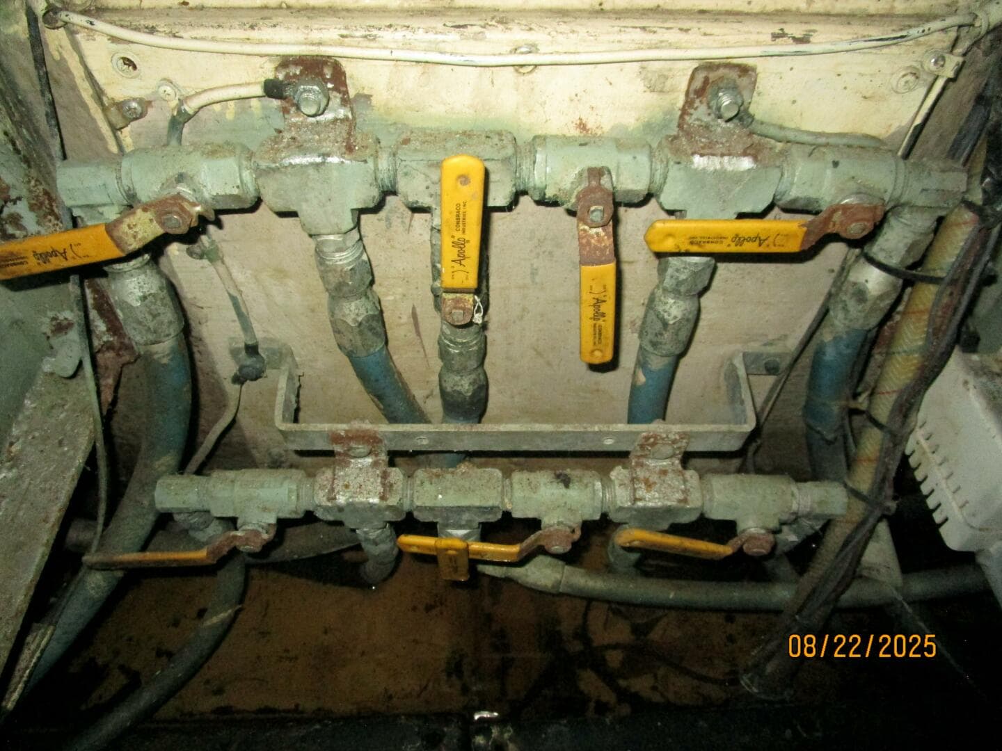 44' Viking fuel manifold