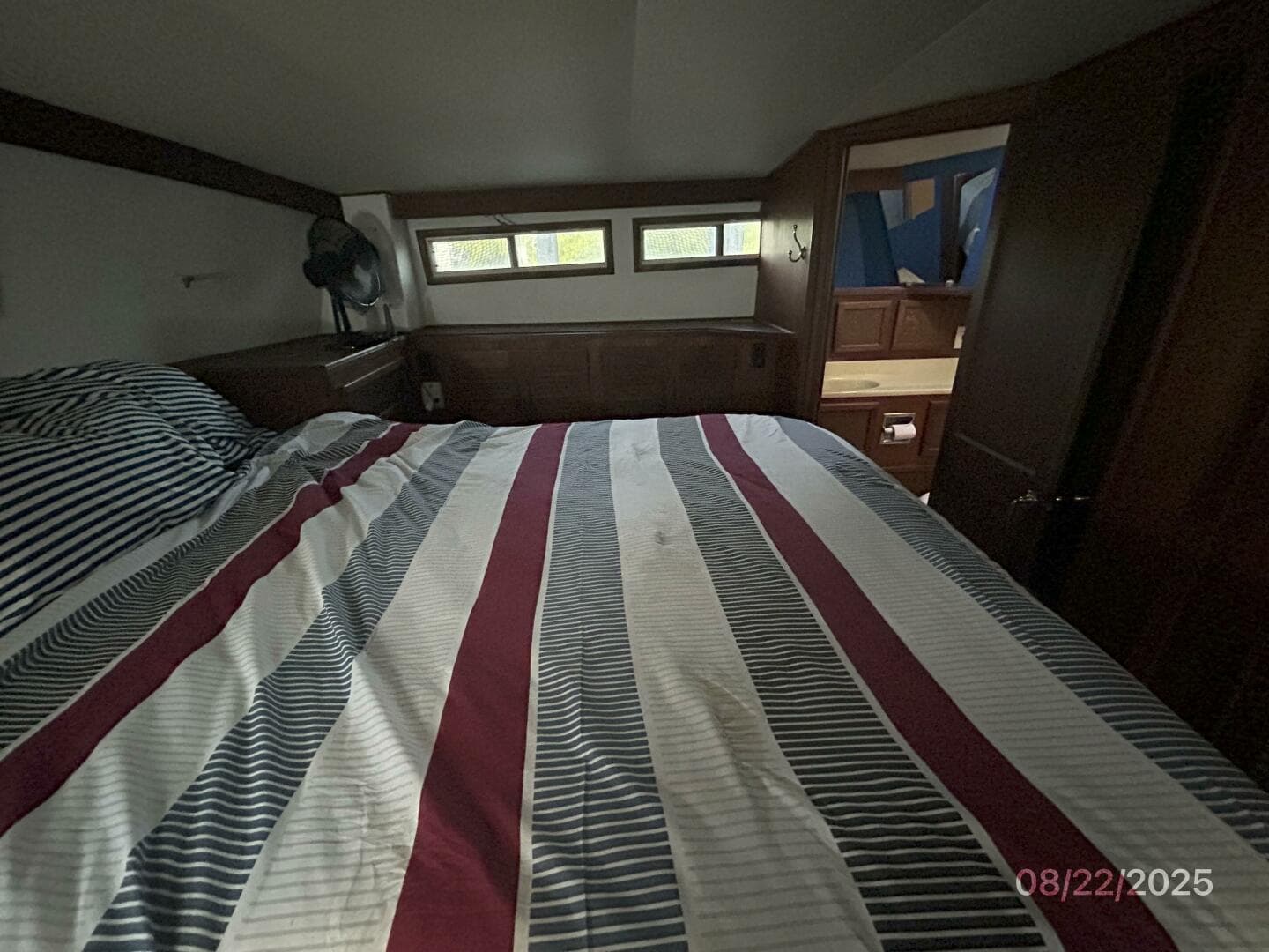 44' Viking master stateroom port