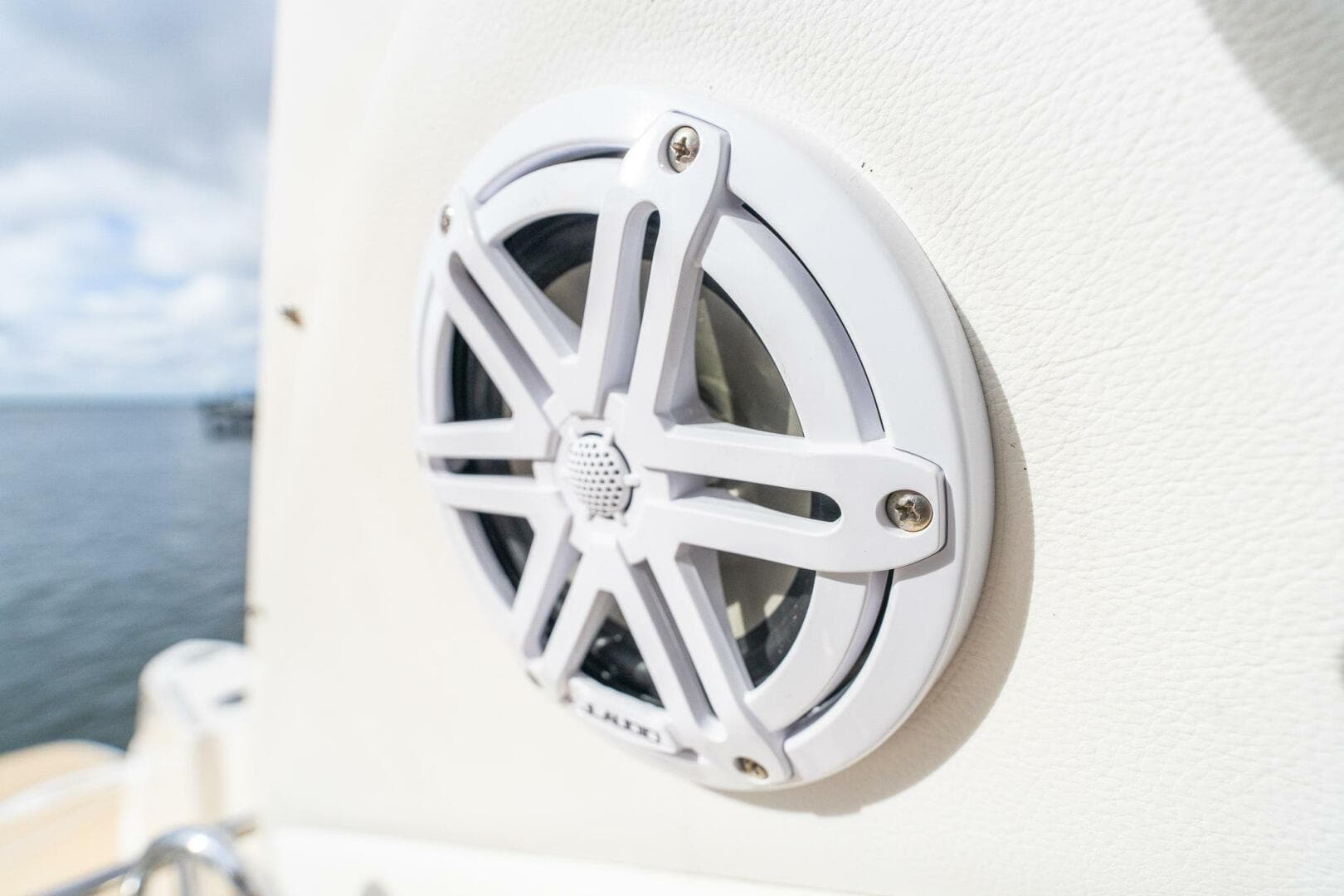 2016 Sea Ray 330 Sundancer