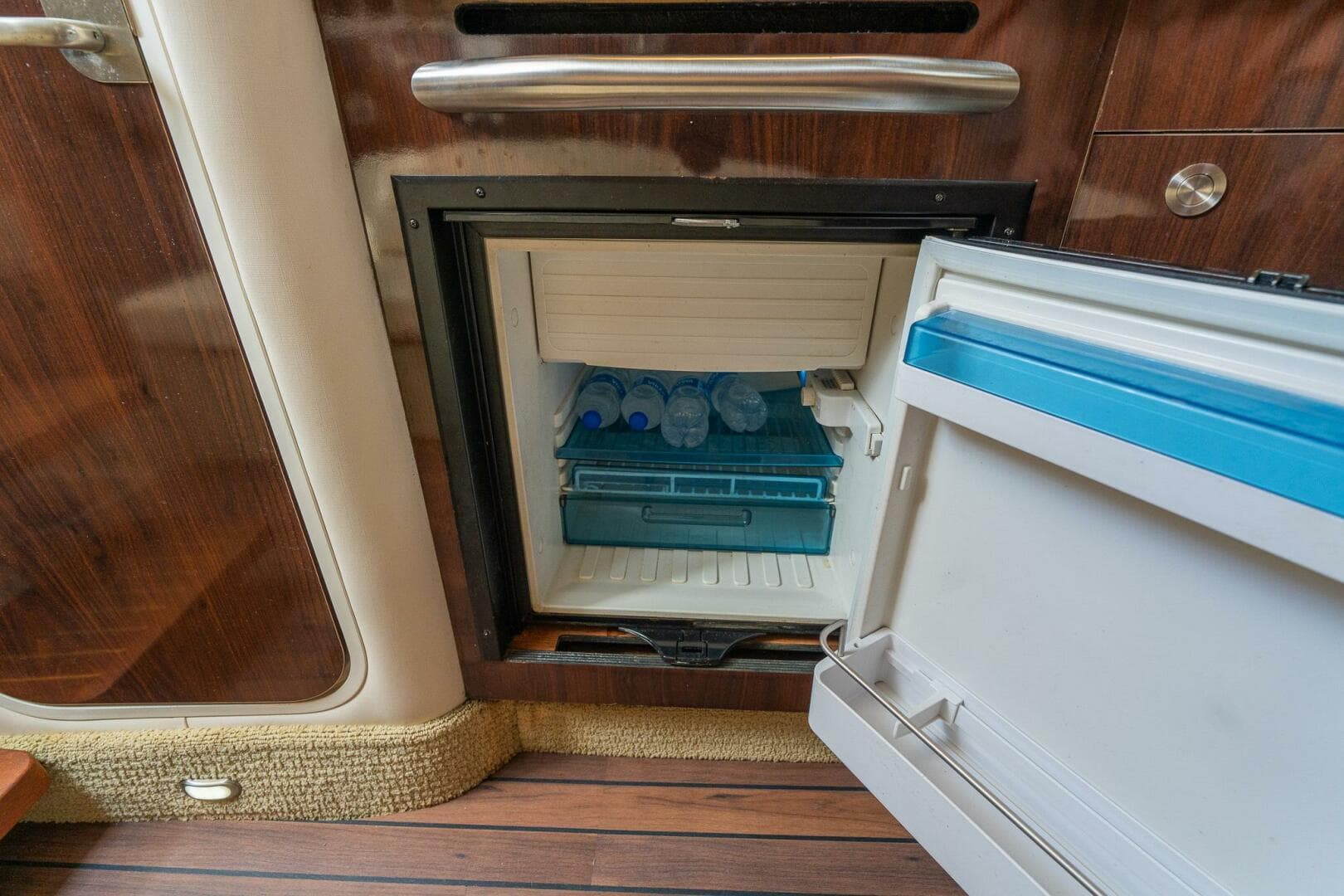 2016 Sea Ray 330 Sundancer