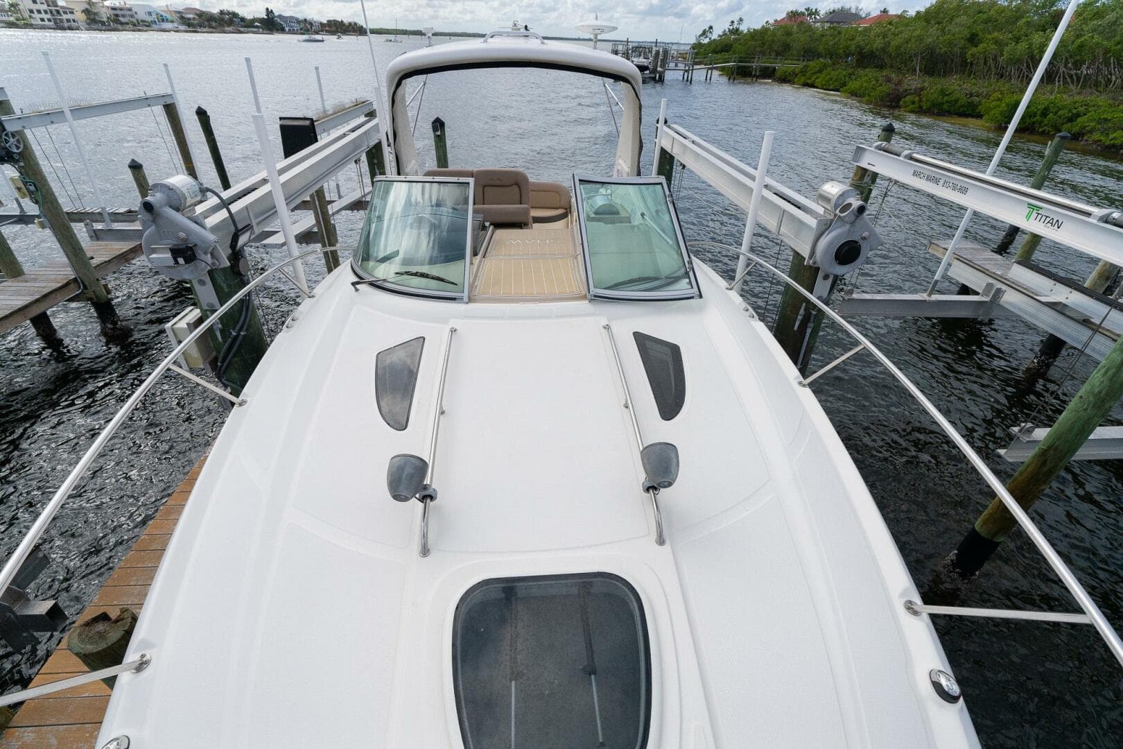 2016 Sea Ray 330 Sundancer
