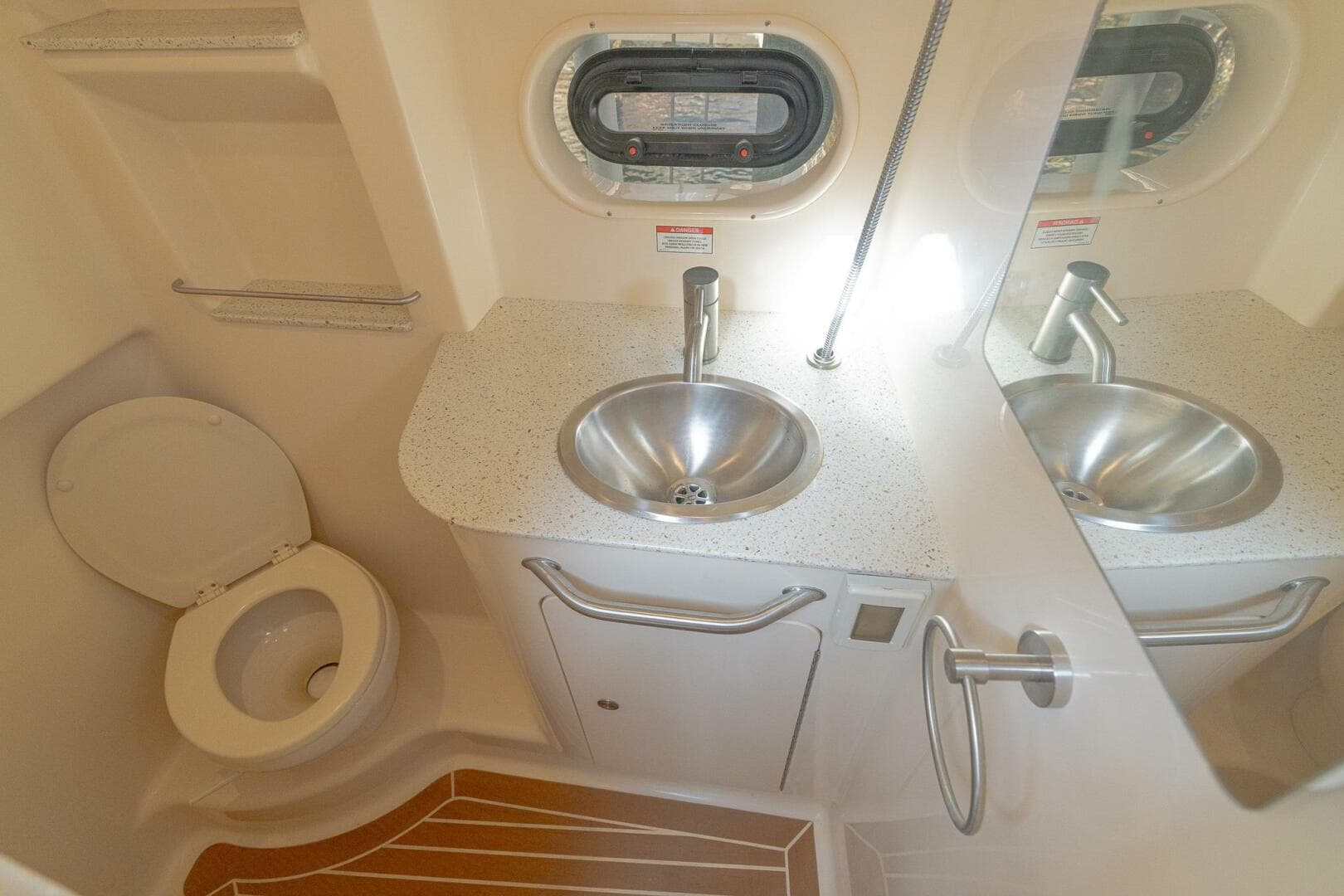 2016 Sea Ray 330 Sundancer