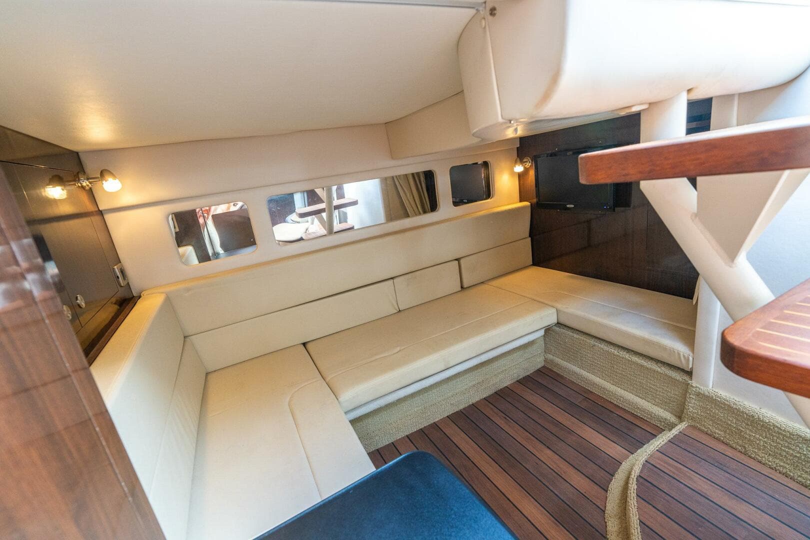 2016 Sea Ray 330 Sundancer