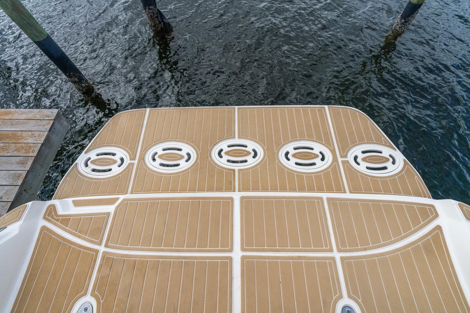 2016 Sea Ray 330 Sundancer