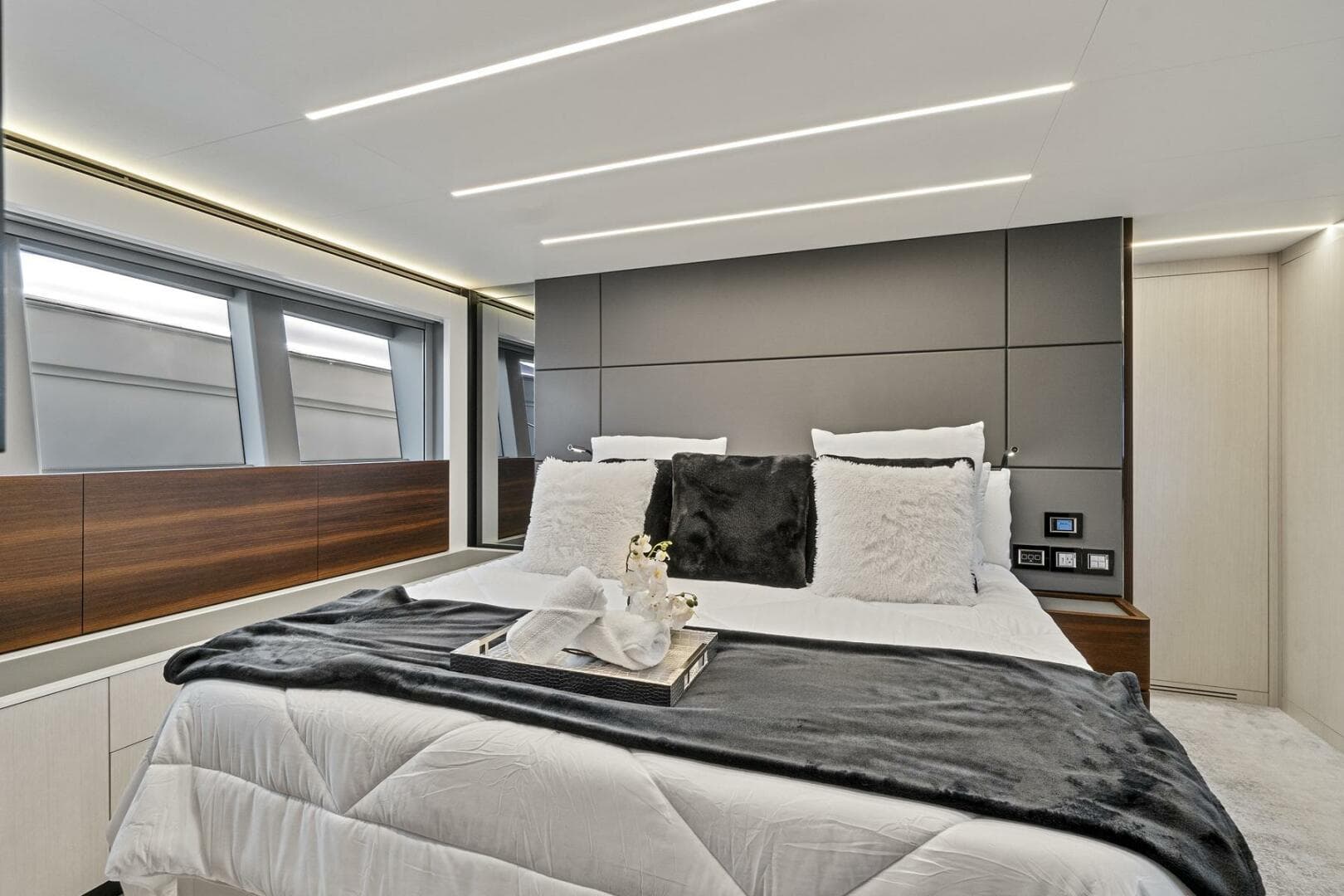 2023 Astondoa 66 Flybridge