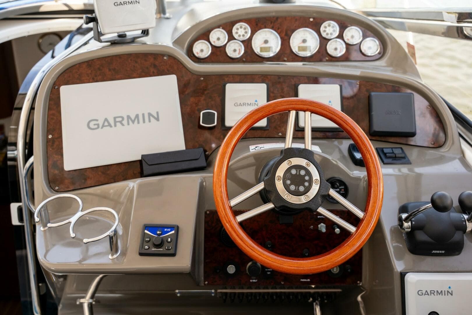 2008 Regal Commodore 4060