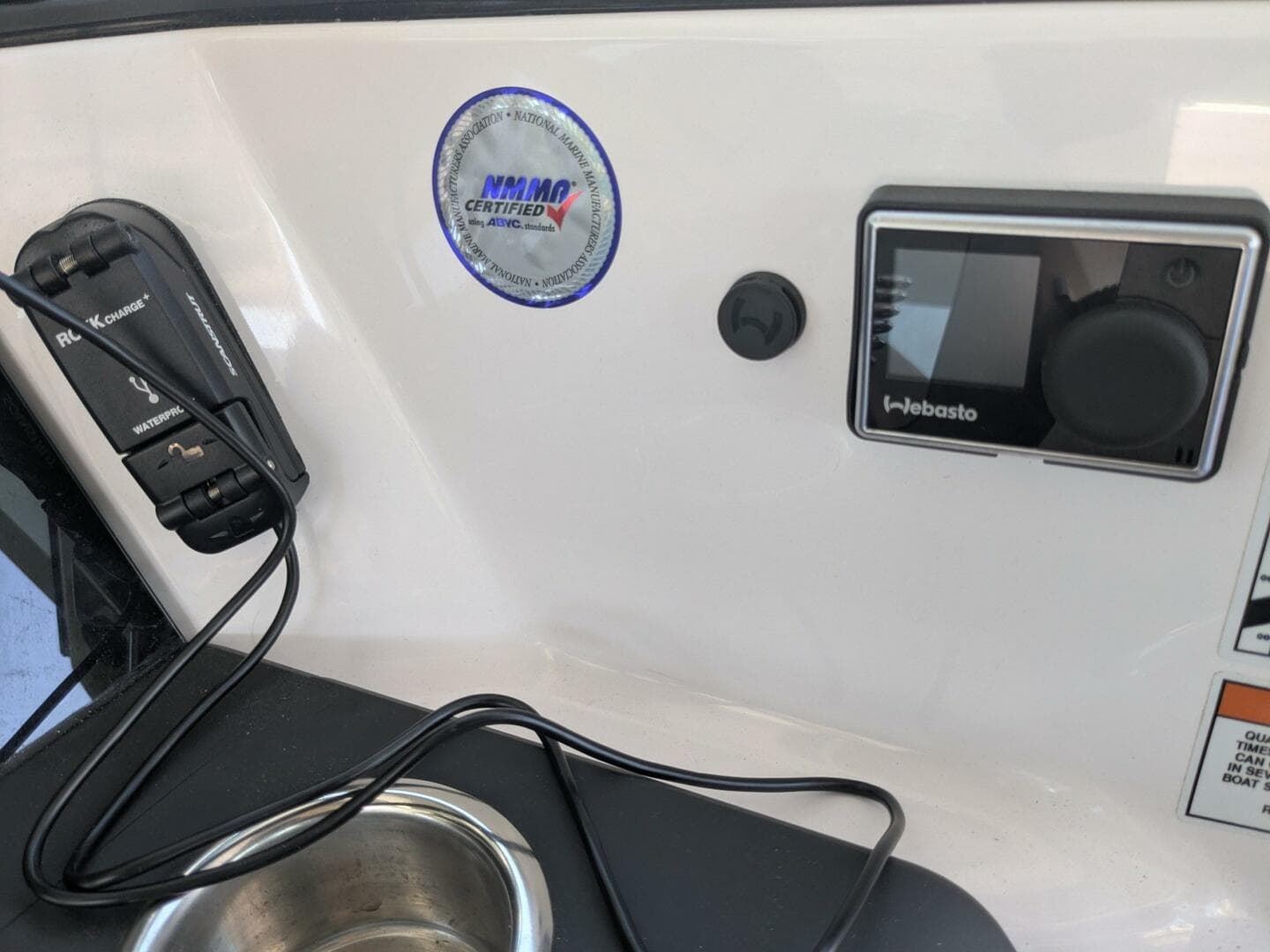 2024 Axopar 37 Cross Cabin with Bench Seat, V10s