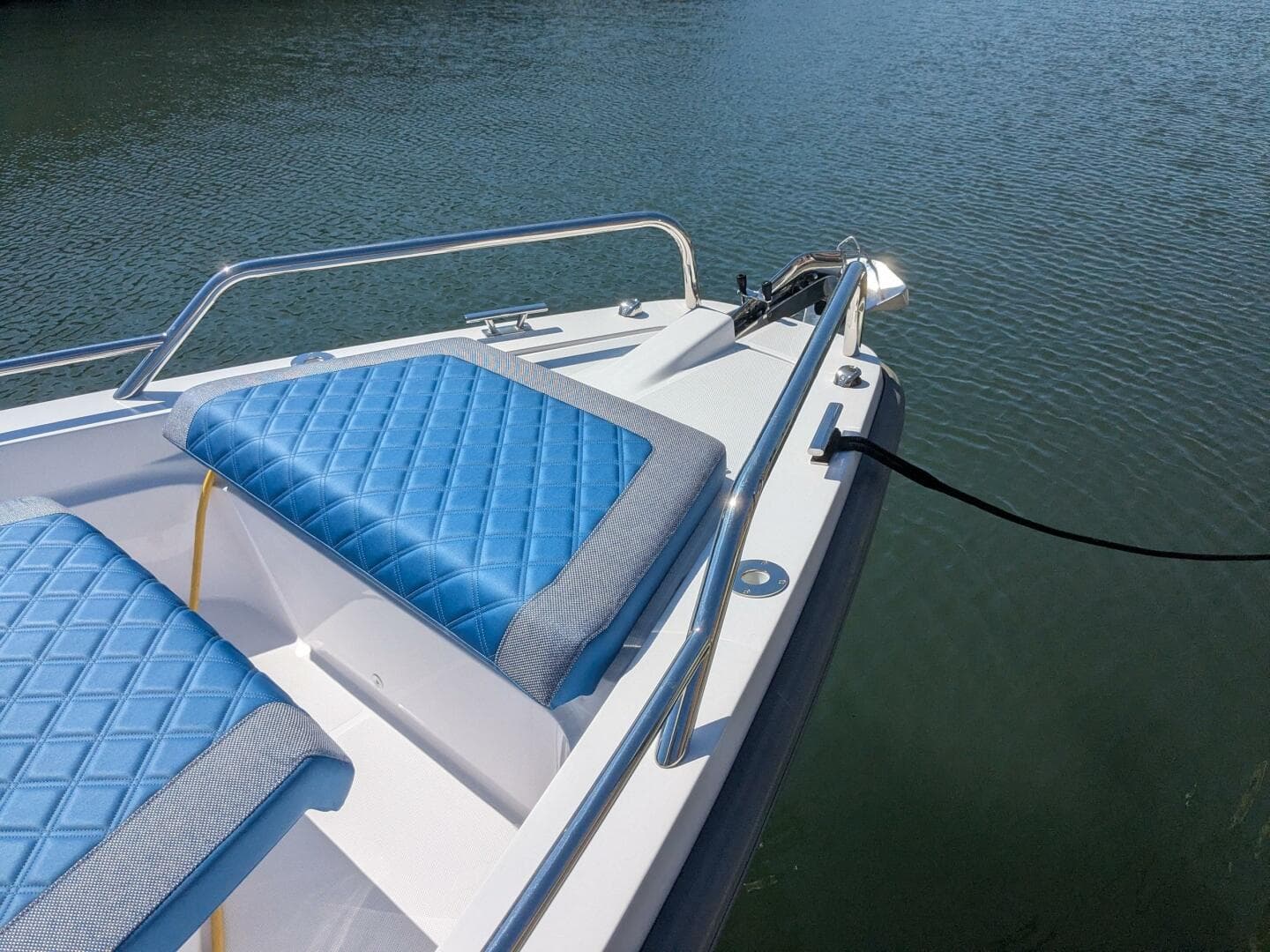 2024 Axopar 37 Cross Cabin with Bench Seat, V10s