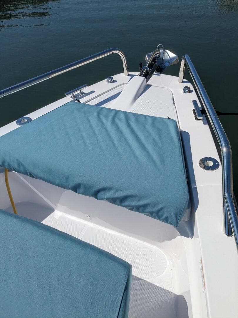 2024 Axopar 37 Cross Cabin with Bench Seat, V10s