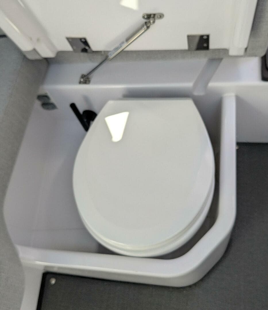 2024 Axopar 37 Cross Cabin with Bench Seat, V10s