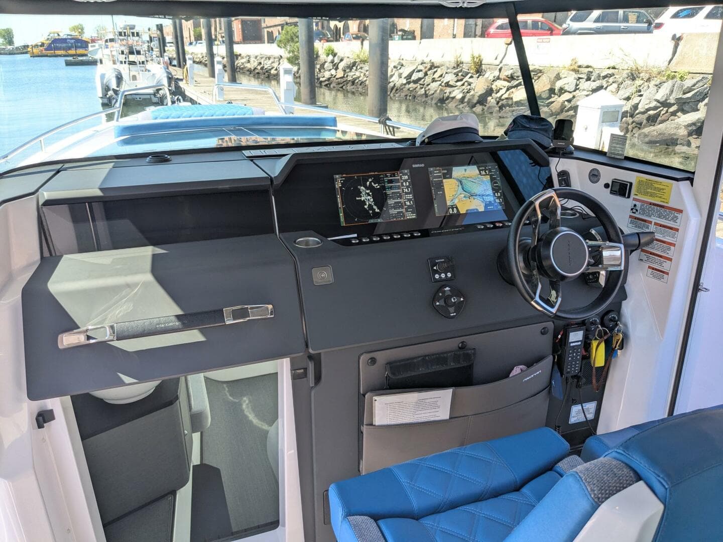 2024 Axopar 37 Cross Cabin with Bench Seat, V10s