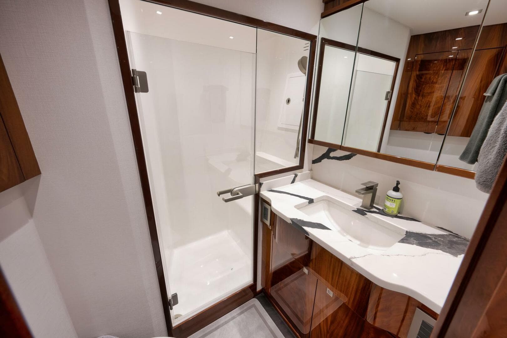 2025 Viking 90 Convertible- NIKKI BELLA- Starboard Stateroom Head