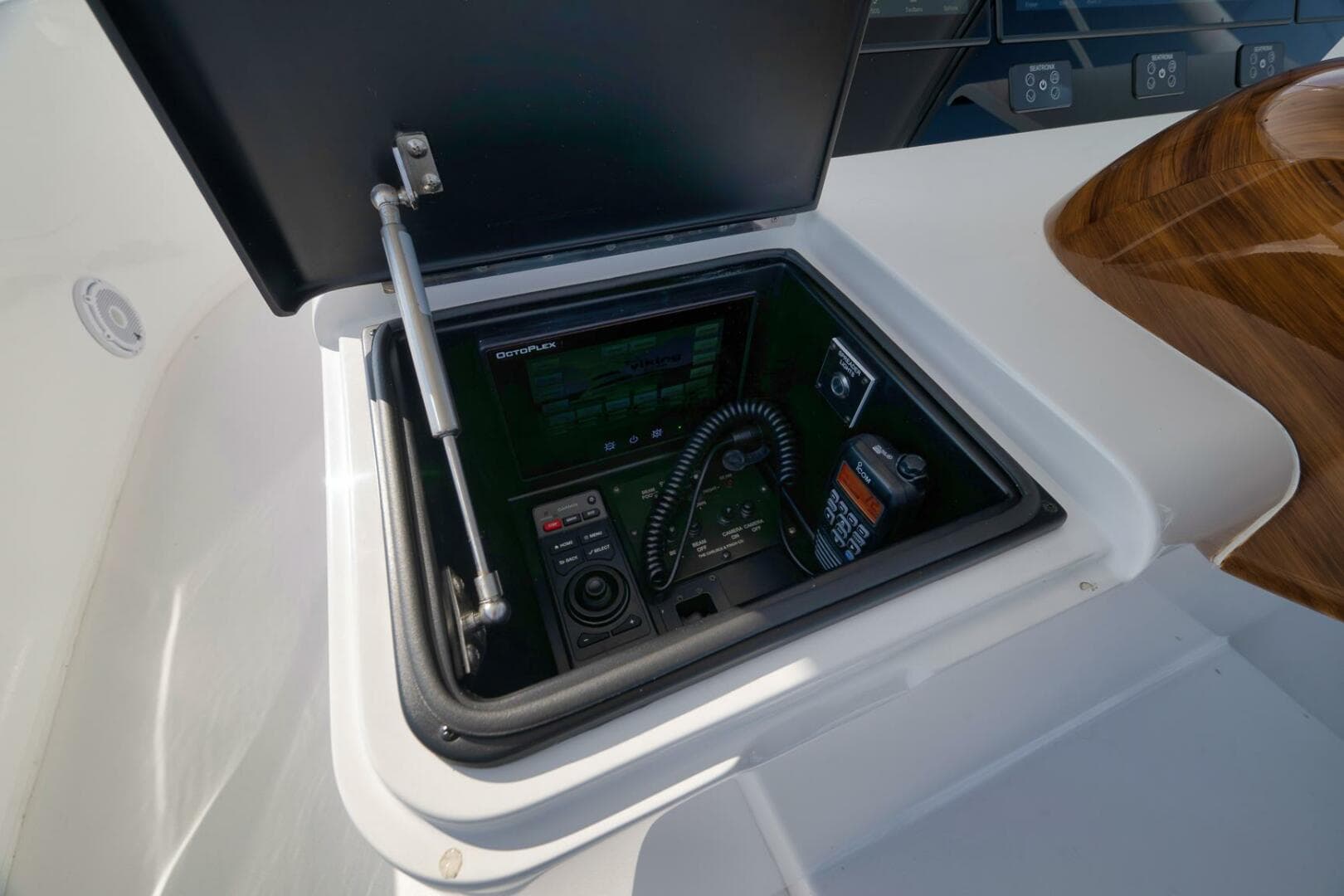 2025 Viking 90 Convertible- NIKKI BELLA- Flybridge Helm