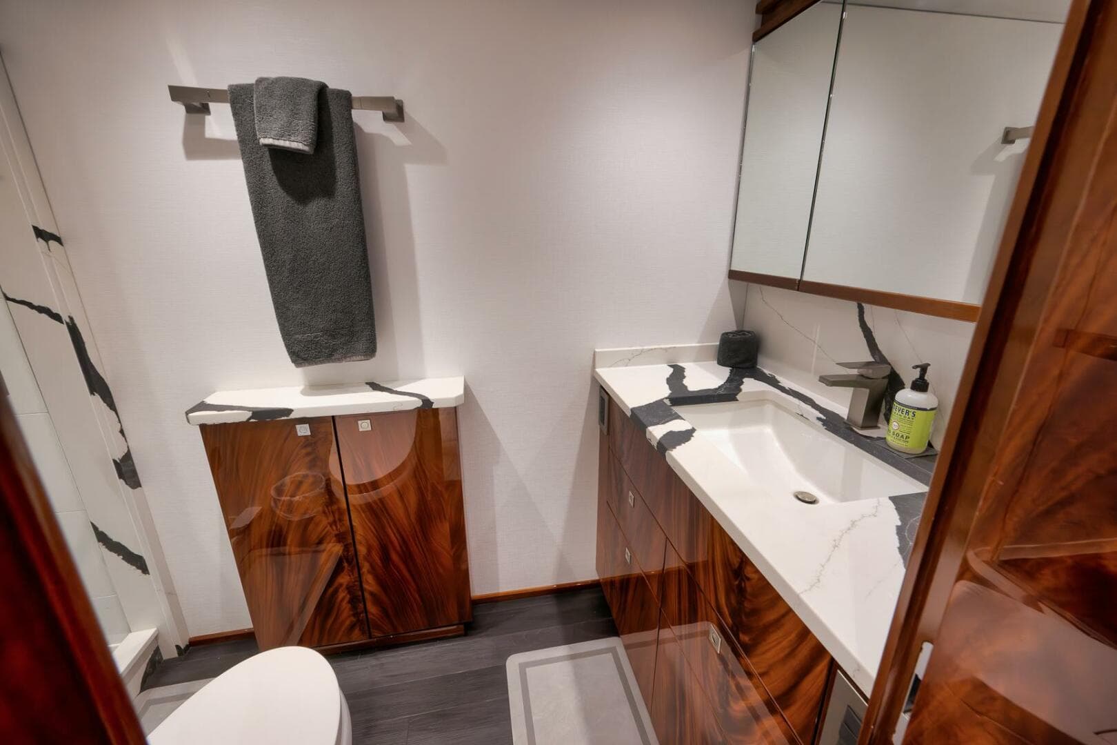 2025 Viking 90 Convertible- NIKKI BELLA- Master Stateroom Head