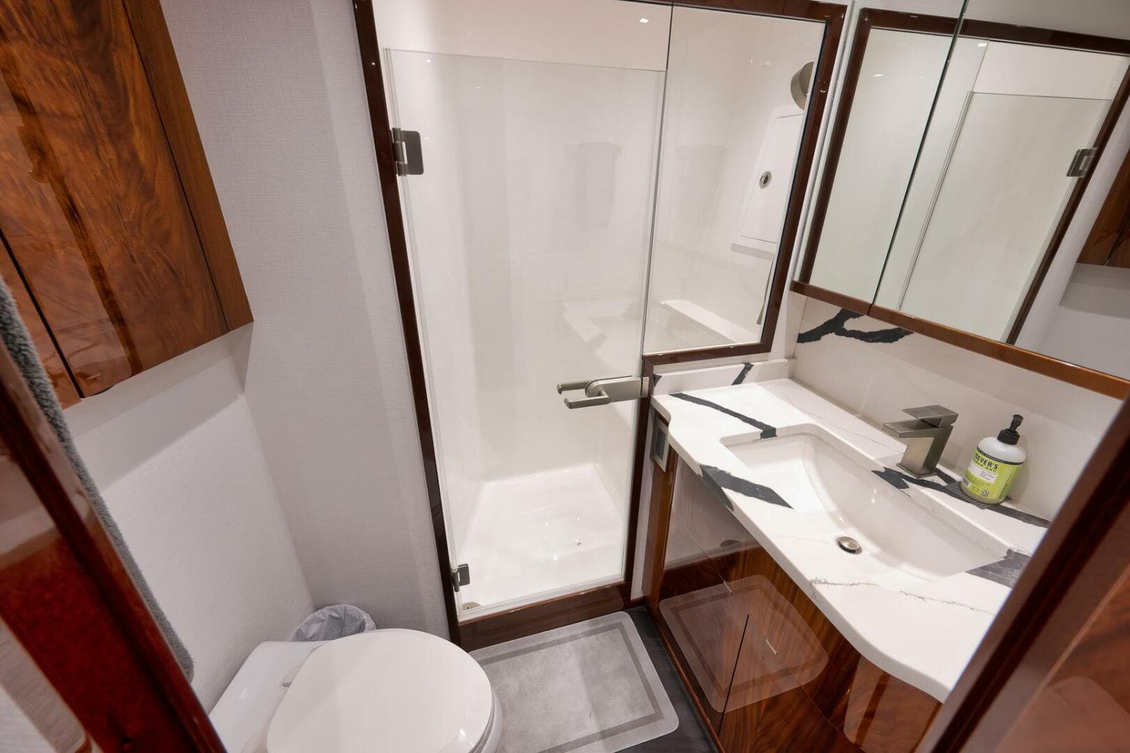 2025 Viking 90 Convertible- NIKKI BELLA- Starboard Stateroom Head