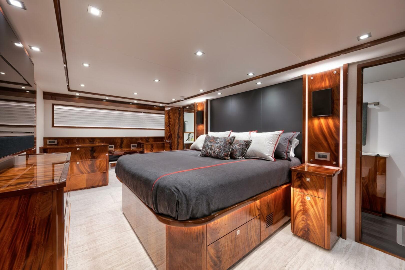 2025 Viking 90 Convertible- NIKKI BELLA- Master Stateroom