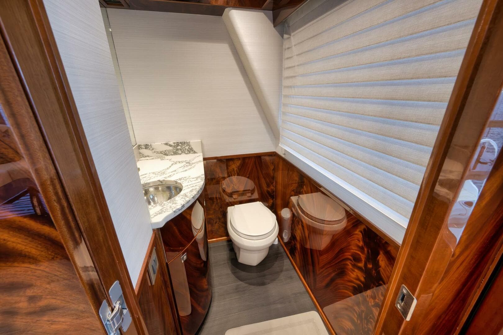 2025 Viking 90 Convertible- NIKKI BELLA- Salon Day Head