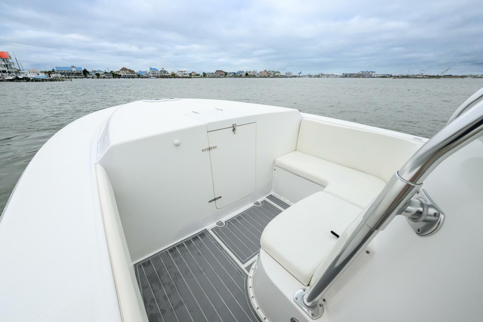 2008 Venture 39 Cuddy