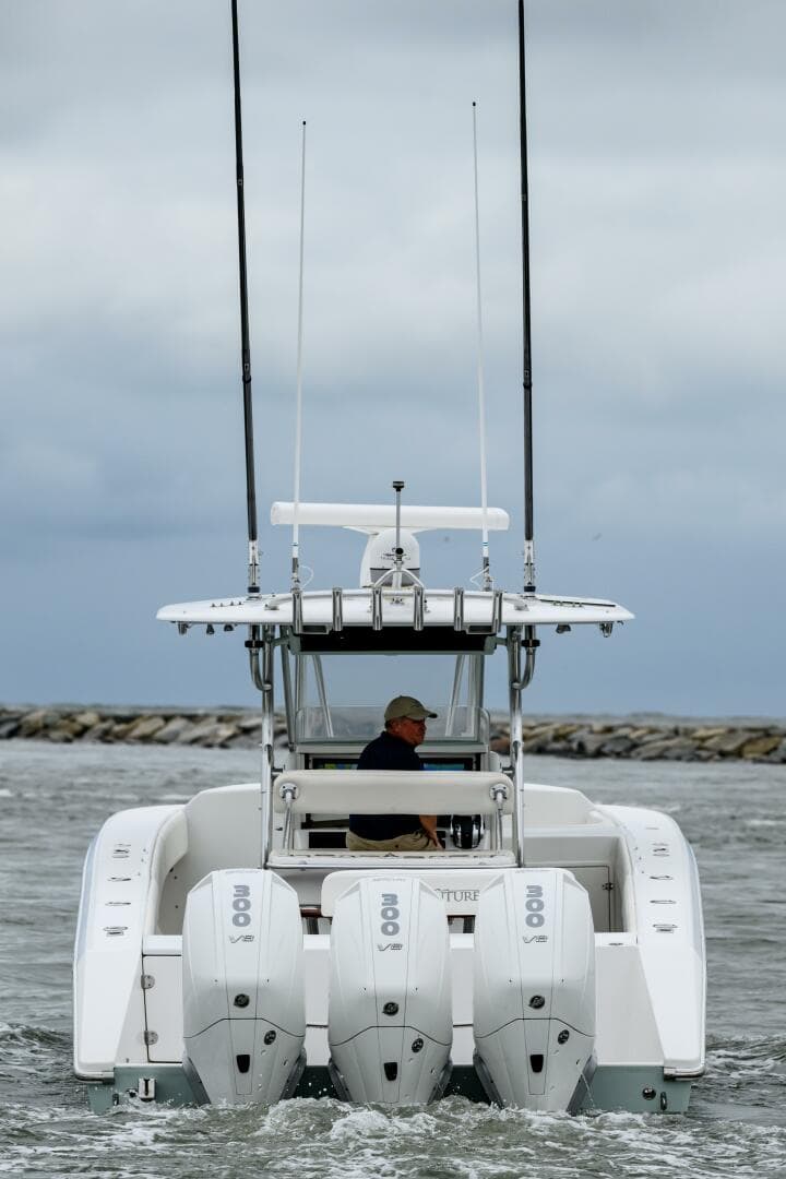 2008 Venture 39 Cuddy