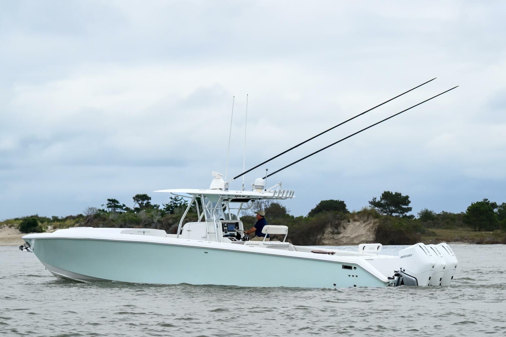 2008 Venture 39 Cuddy